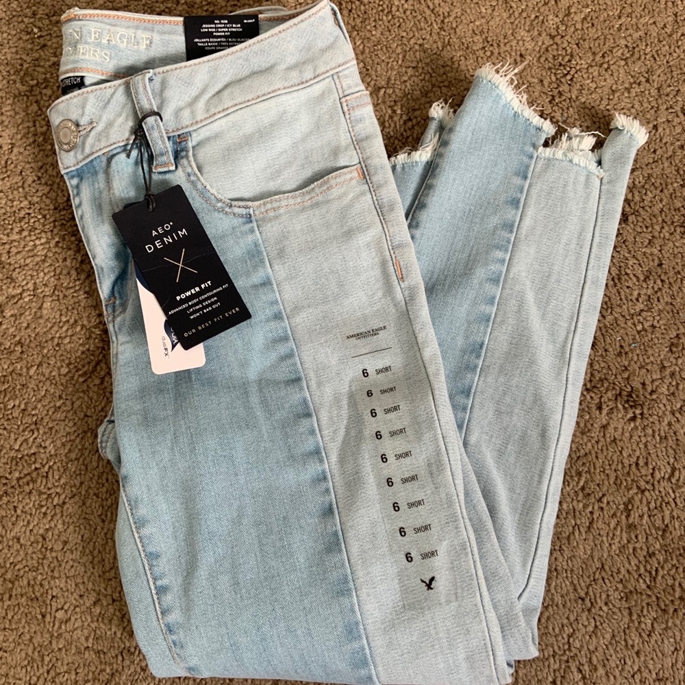 American Eagle Two atoned Cropped Jeans